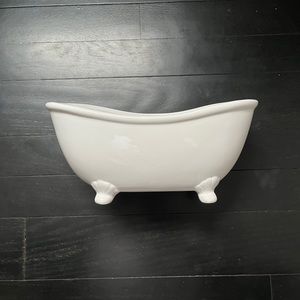 White Ceramic Bath Tub Decoration